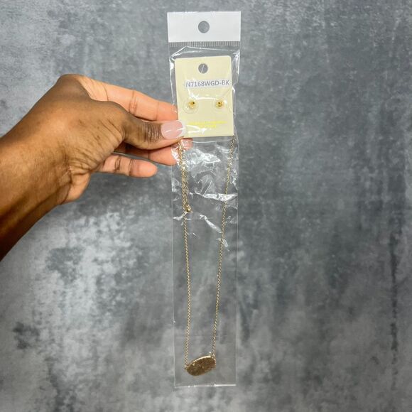 Oval Hematite Glitter Pendant Necklace, Gold-Tone, NWT - Picture 4 of 8